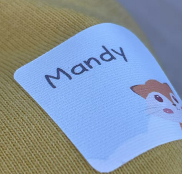 Washable Clothing Label Material for Direct Fabric Application Materiale per etichette per indumenti lavabili per applicazione diretta sui tessuti