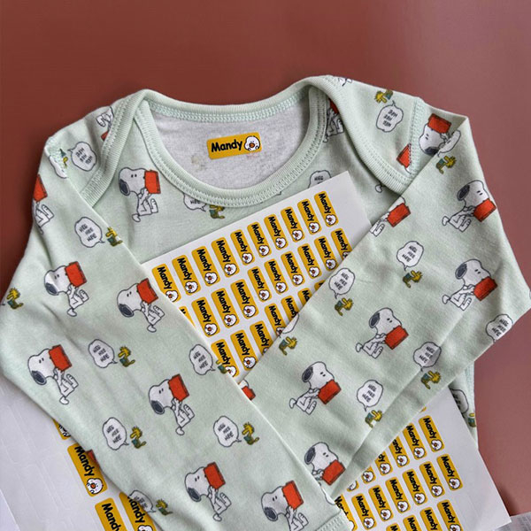 Nome etichette per l'abbigliamento